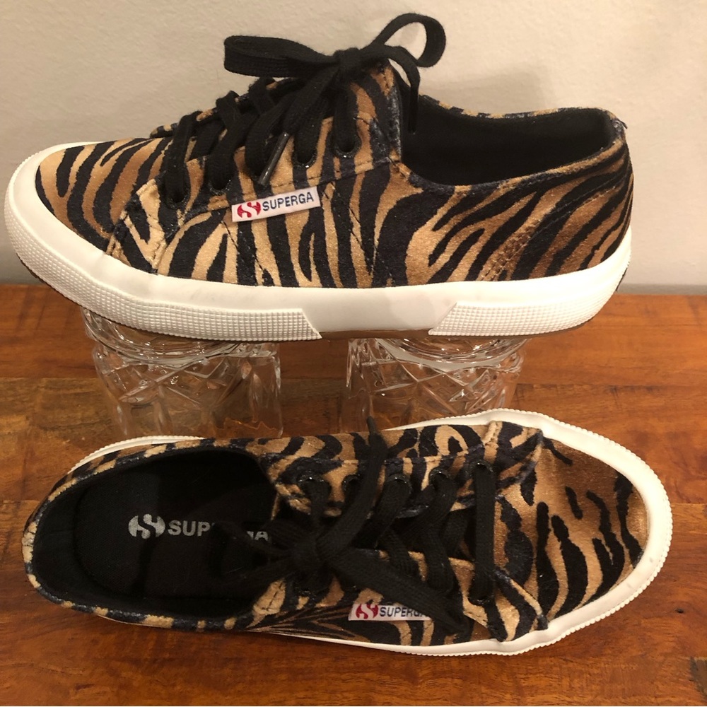 Pre-owned SUPERGA sneakers cat print size. 36 EU/ Women=US 6